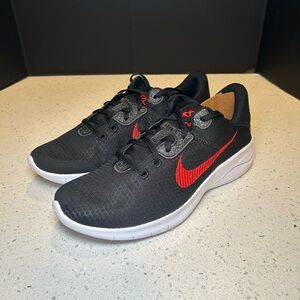 Size 9m Nike Running / Gym shoes